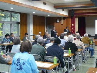 写真：住民対話集会の様子（大足区）