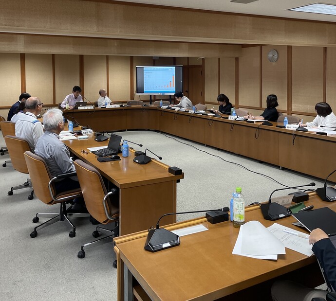 令和7年度武豊町地球温暖化対策実行計画(区域施策編)推進会議の様子