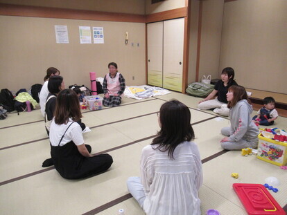 親子ヨガの様子2