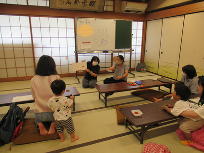 手相占いの様子2